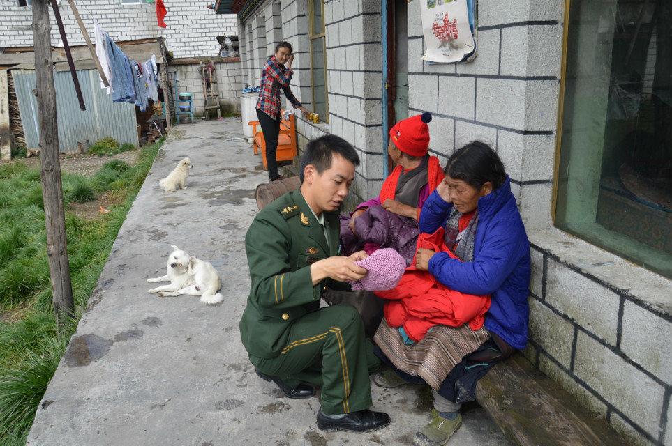 西藏边防吉隆捐赠活动